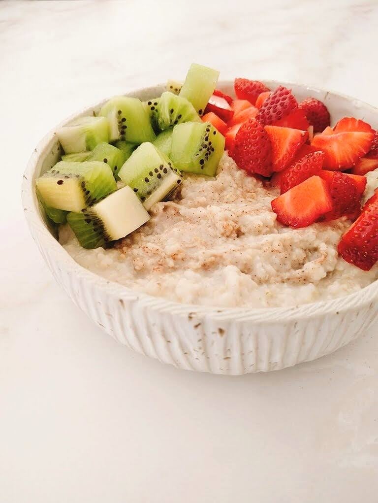 Porridge clásico con fruta fresca