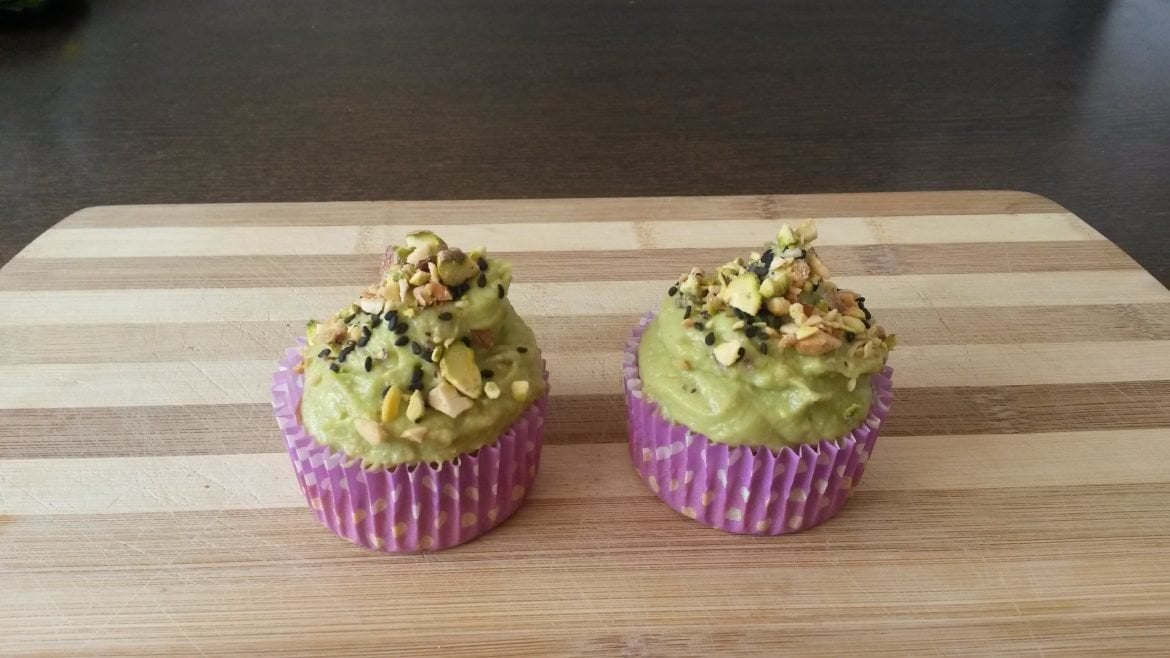 Cupcakes salados de garbanzos con crema verde