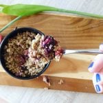 Crumble vegano de frutas del bosque