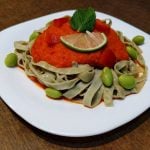 Salsa crudivegana de pimientos rojos