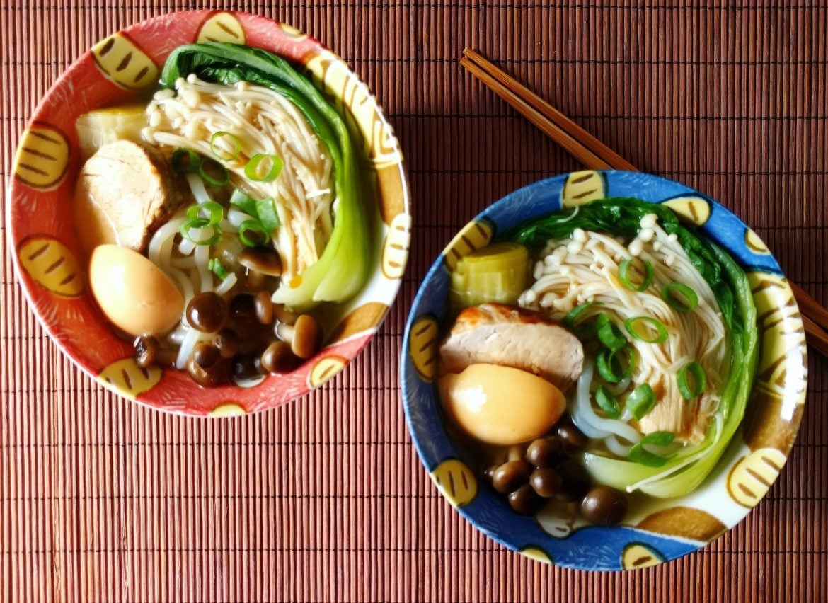 Ramen casero low carb: Una pizca de Japón