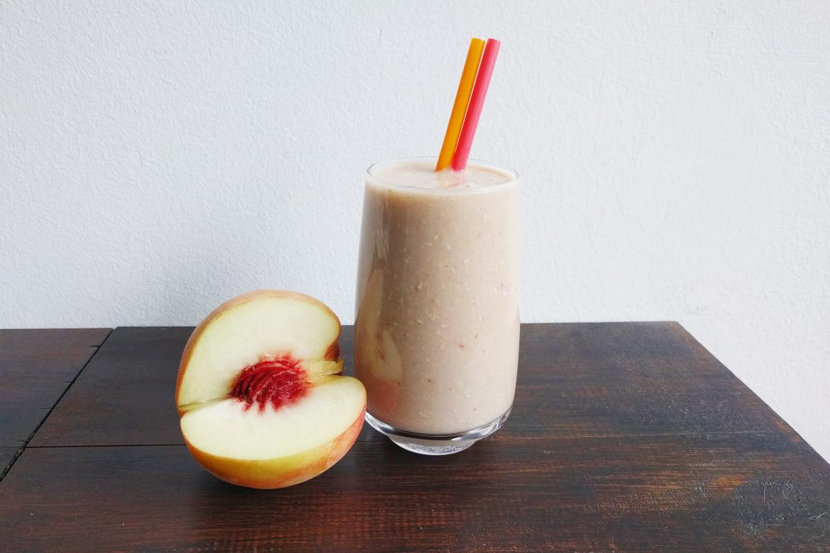Peach and oats smoothie