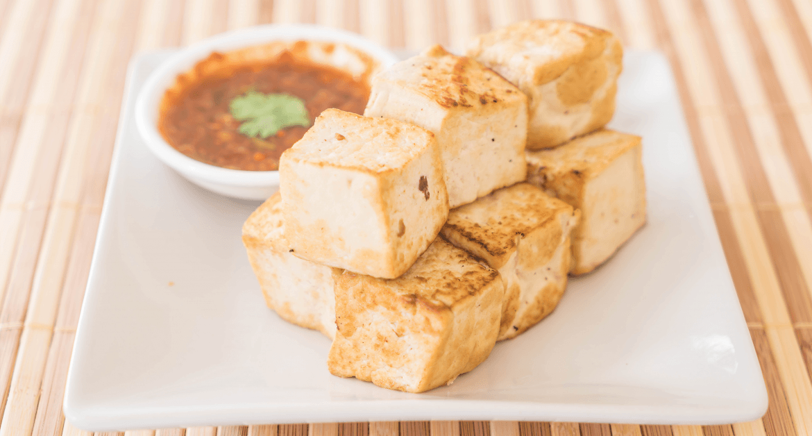 Grilled tofu with hot sauce
