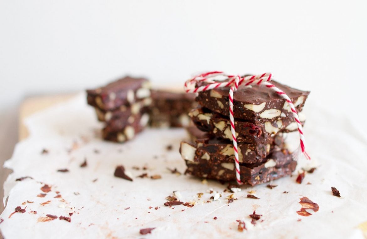 Chocolate de coco con frutos secos