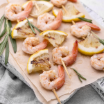 Brochetas de gambas con limón y tomillo