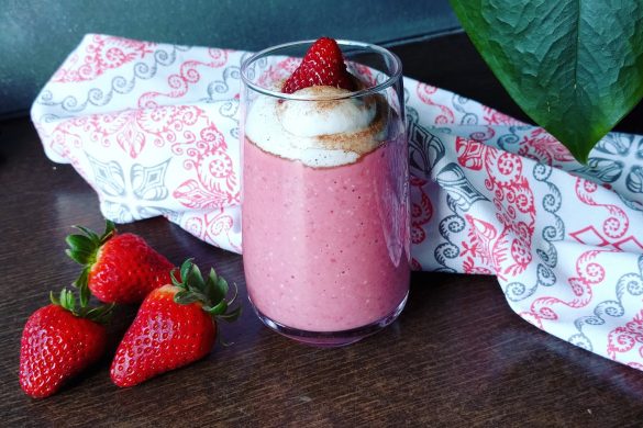 Smoothie de Fresas y Avena con Merengue